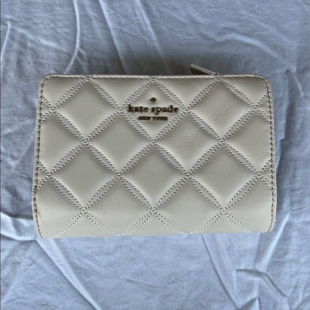 ♠️ Kate Spade Cream Quilted Tote and Wallet Set ♠️ - Picture 9 of 13